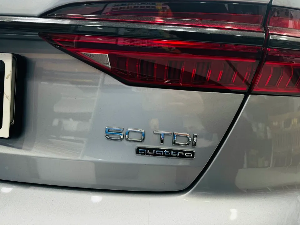 Audi A6 カーラッピング事例｜費用目安・仕上がり 施工写真 3-3