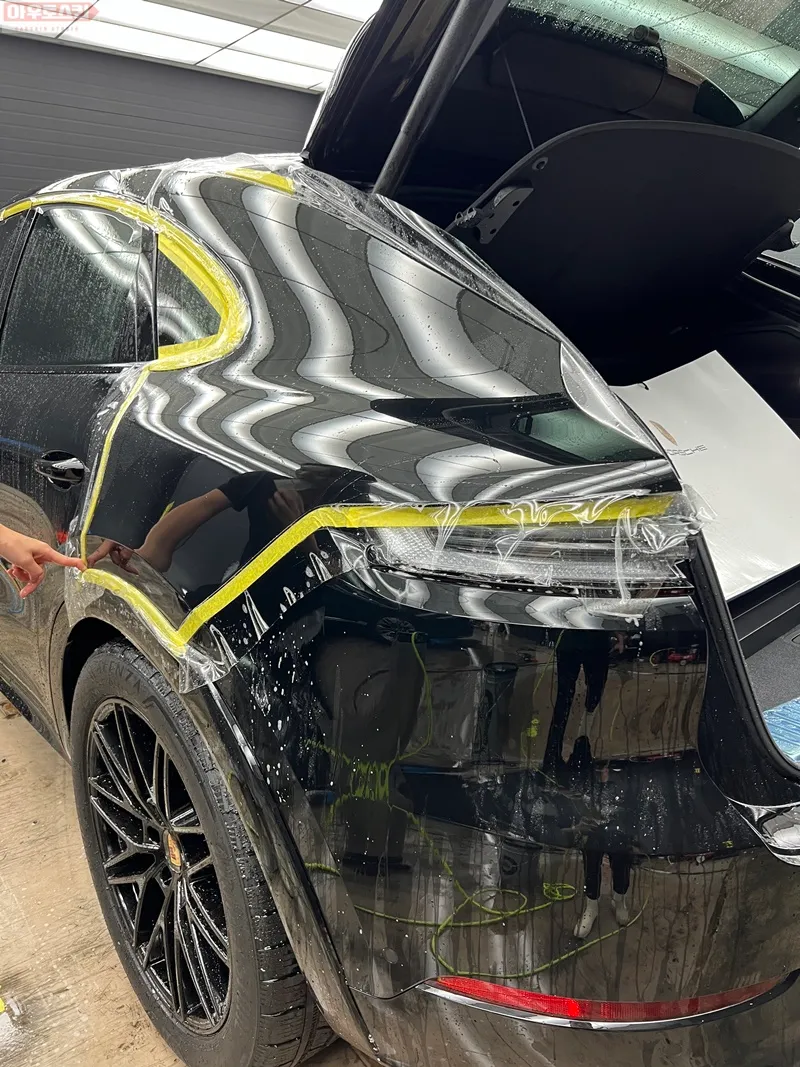 Porsche Cayenne CoupeのPPF施工事例|費用目安・仕上がり 施工写真 2-1