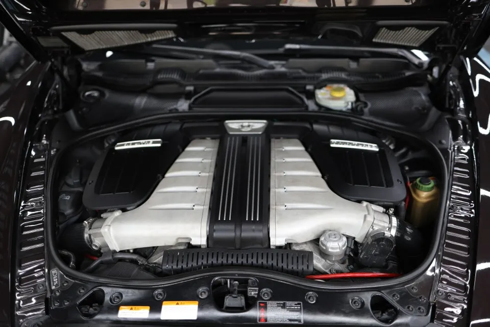 Bentley Flying Spurのガラスコーティング事例 施工写真 2