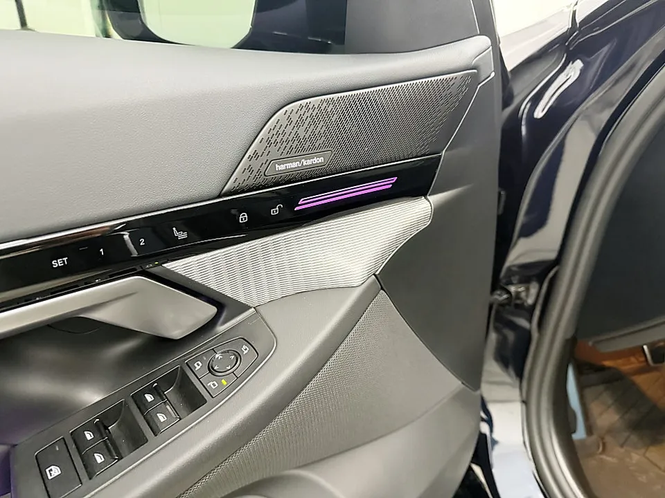 BMW 5 Series G60のカーラッピング事例|費用目安・仕上がり 施工写真 3-3