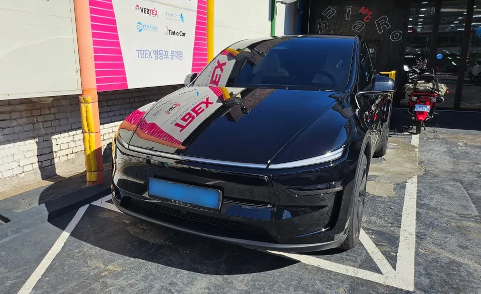 Tesla Model Yのカーフィルム施工事例｜費用目安と仕上がり 施工写真 3-2