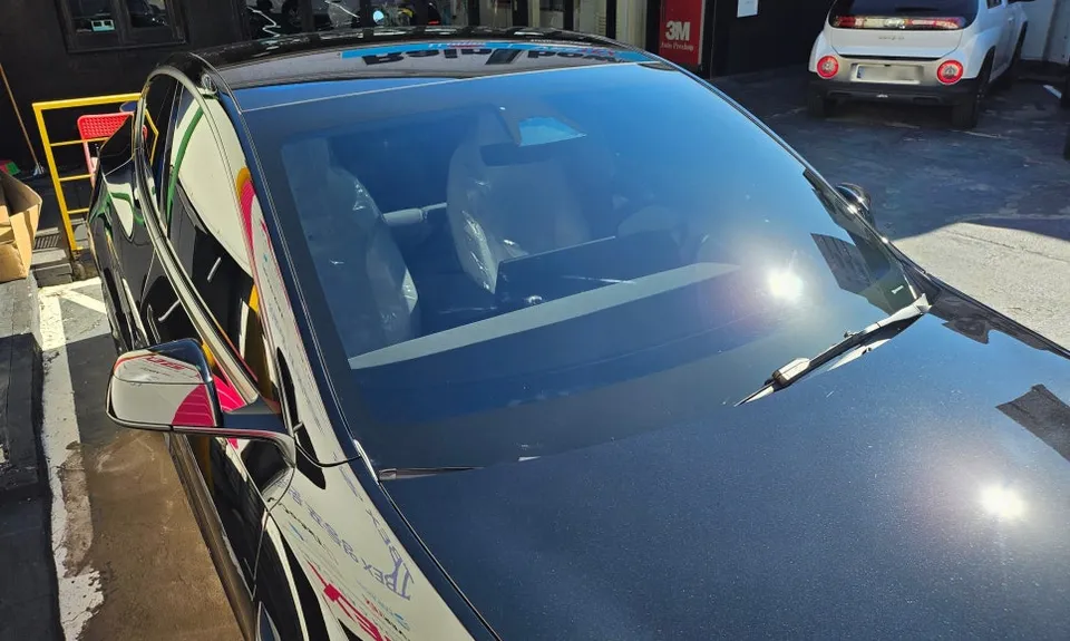 Tesla Model Yのカーフィルム施工事例｜費用目安と仕上がり 施工写真 2-3