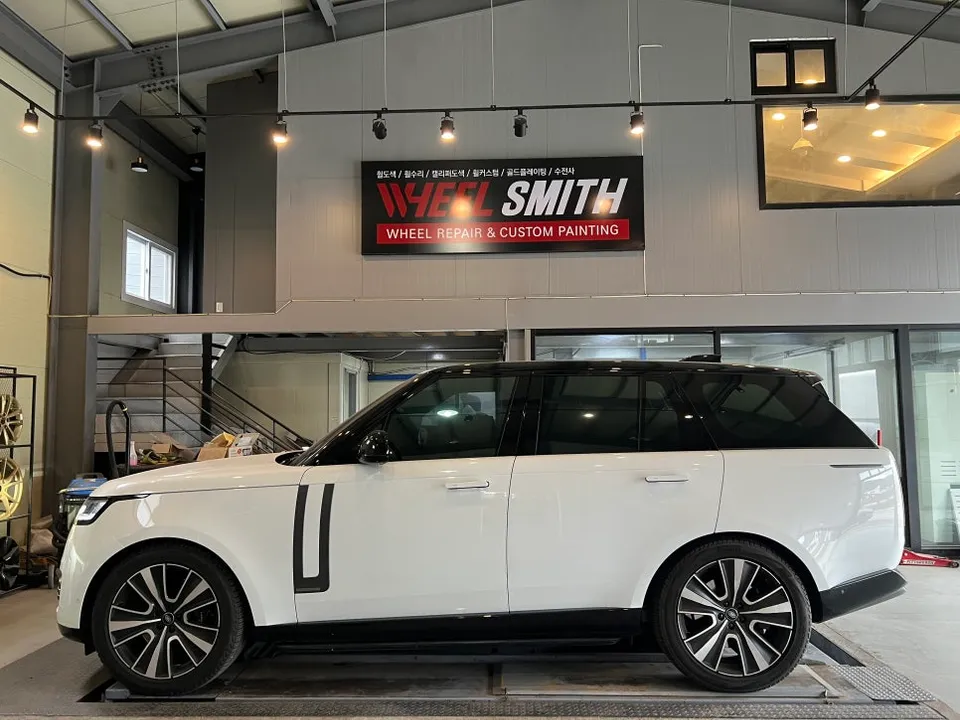 Land Rover Range Rover Vogueのホイールリペア・塗装事例 写真