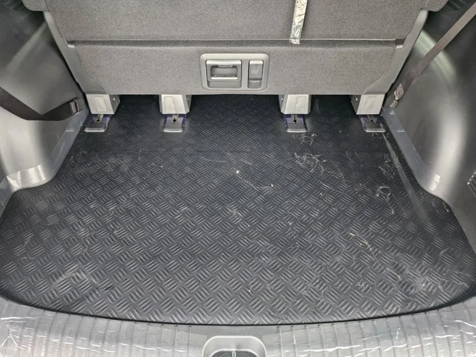 Hyundai Staria 9-Seater 3rd Row Rail Extension Review photo 2