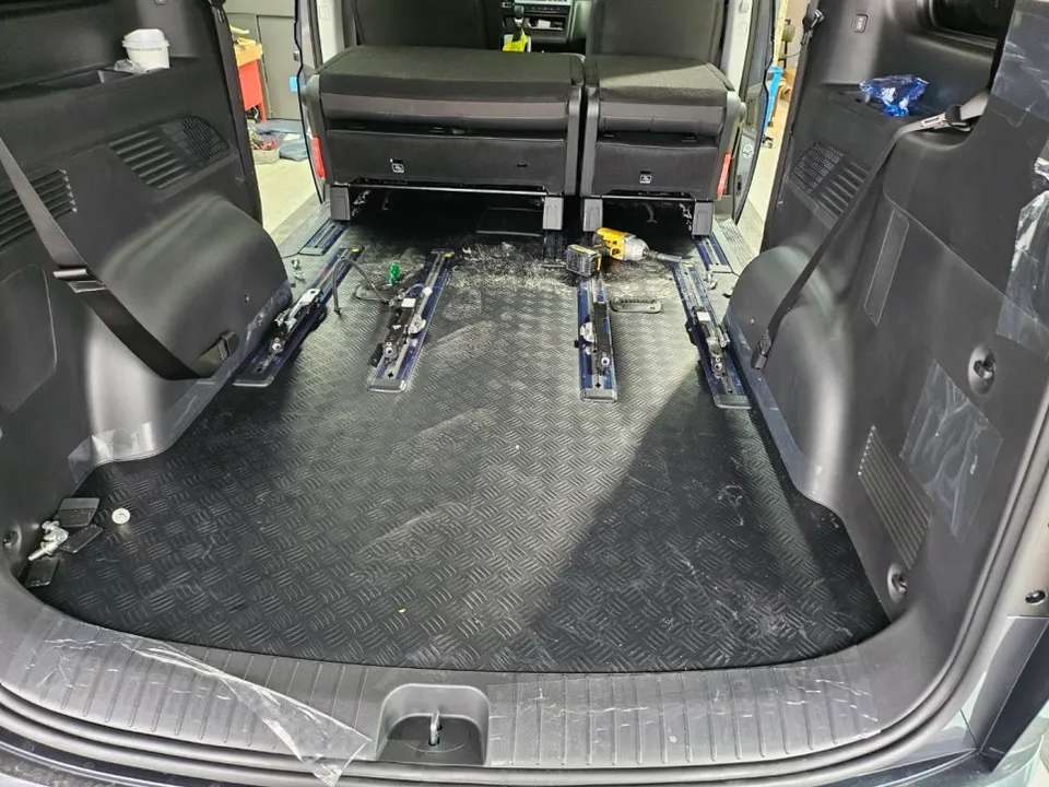 Hyundai Staria interior customization - Hyundai Staria 9-Seater 3rd Row Rail Extension Review photo 4