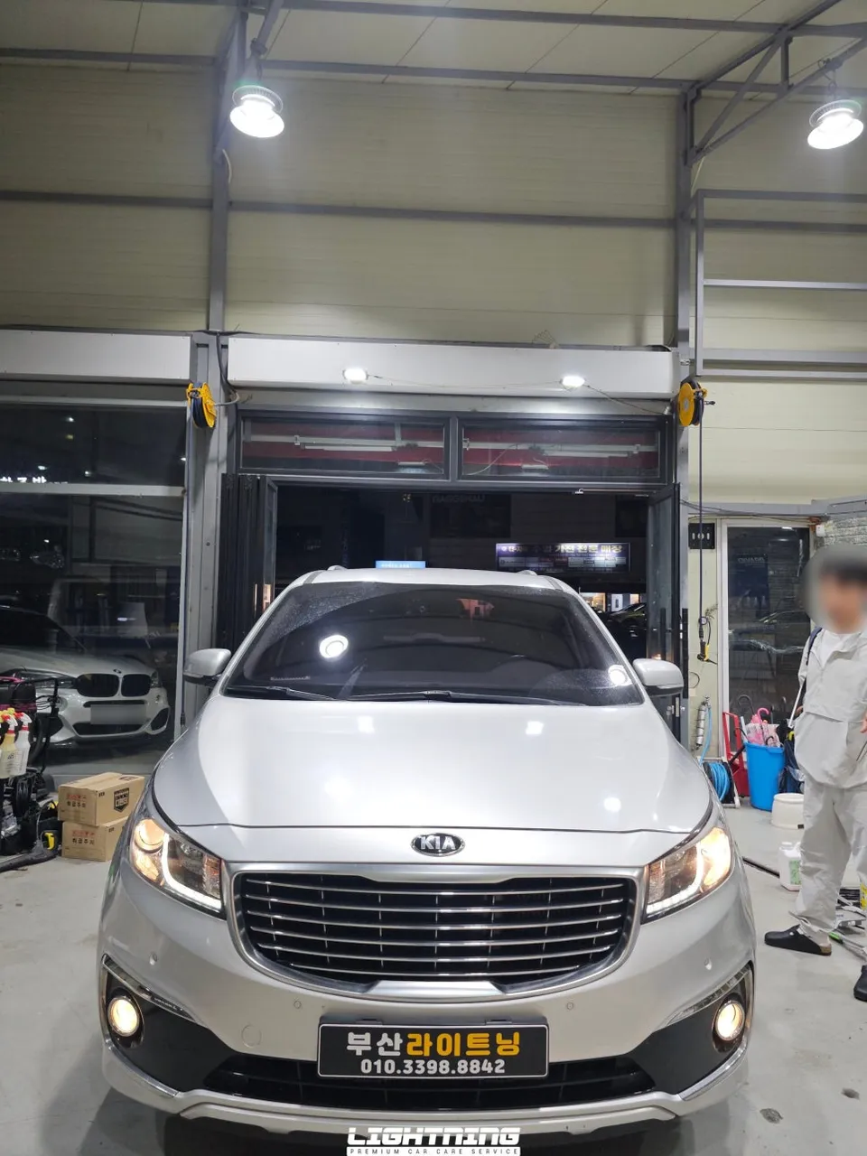 Kia Carnivalのカーフィルム施工事例｜費用目安・仕上がり 施工写真 1-1