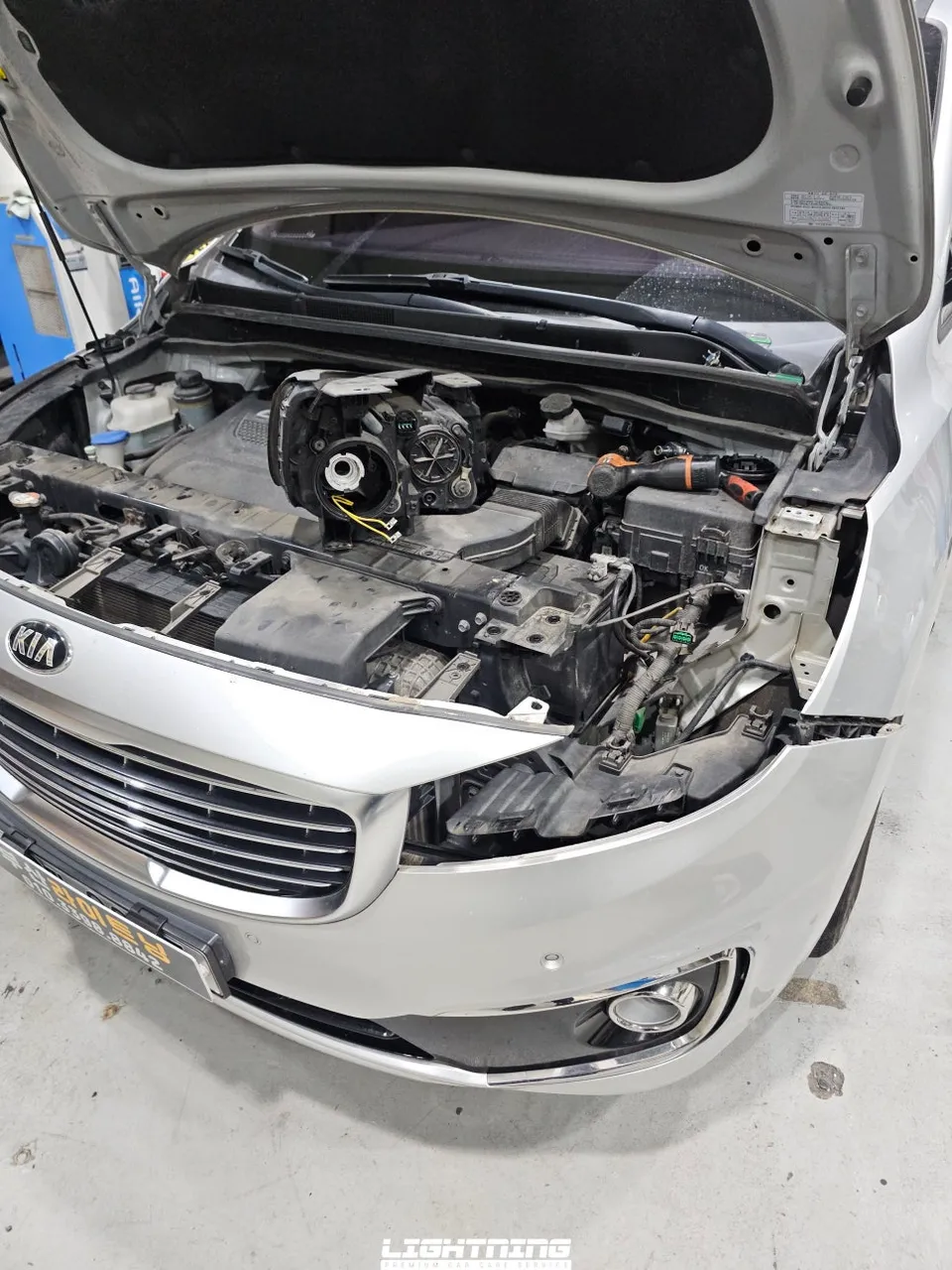 Kia Carnivalのカーフィルム施工事例｜費用目安・仕上がり 施工写真 3-2