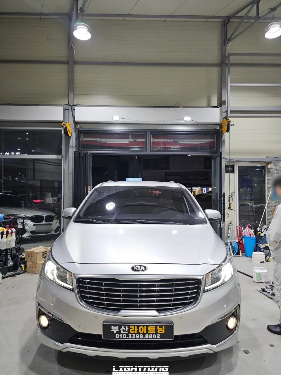 Kia Carnivalのカーフィルム施工事例｜費用目安・仕上がり 施工写真 2-3