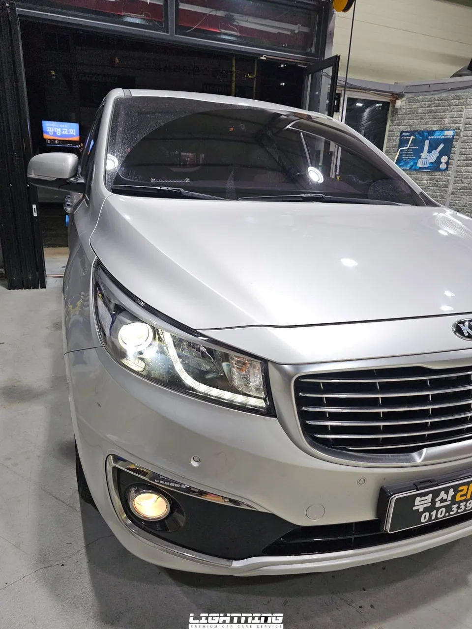 Kia Carnivalのカーフィルム施工事例｜費用目安・仕上がり 施工写真 3-3