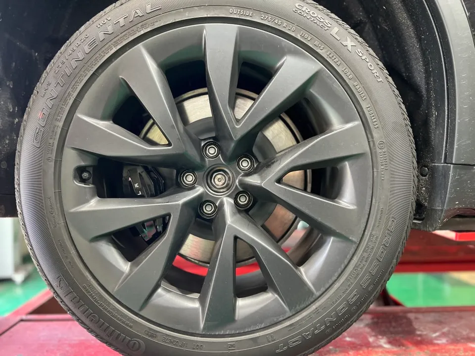 Tesla Model Xのホイールリペア・塗装事例 施工写真 4