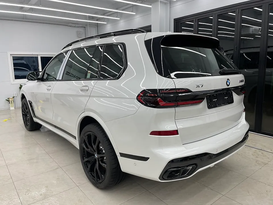 BMW X7 M60i PPF施工事例|マットブラックの高級感 施工写真 1-1