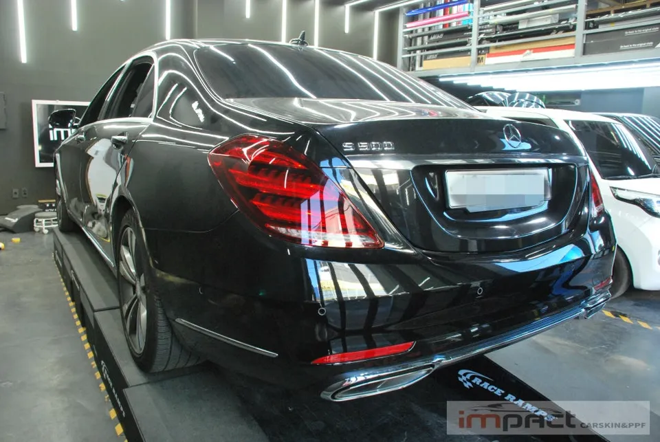Mercedes-Benz S-Class Maybachのカーラッピング事例|費用目安・仕上がり 施工写真 2-1