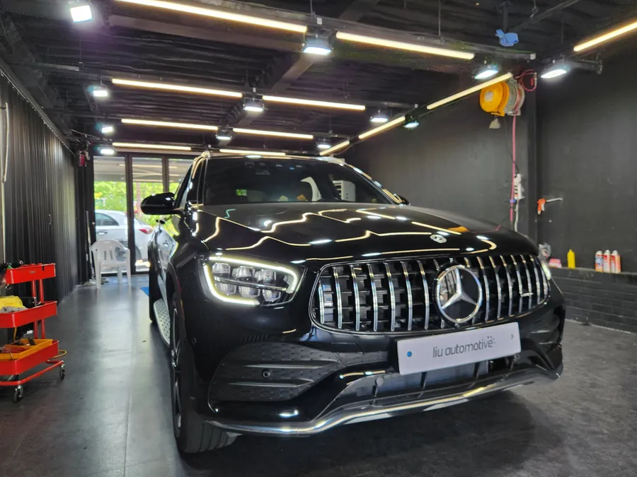 Mercedes-Benz GLC ambient lighting - Mercedes-Benz GLC Ambient Lighting Review — Enhanced Interior photo 4