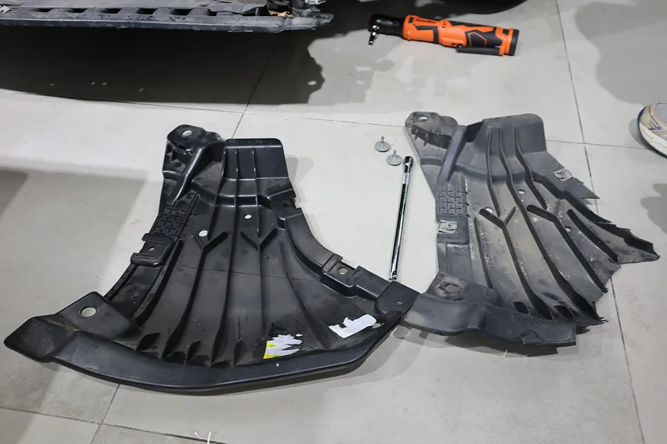 メルセデス・ベンツ Eクラス W213 カーラッピング事例 施工写真 2-1