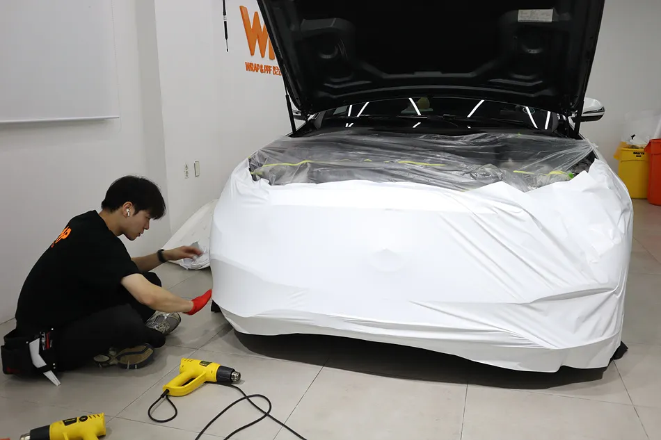 メルセデス・ベンツ Eクラス W213 カーラッピング事例 施工写真 2-3