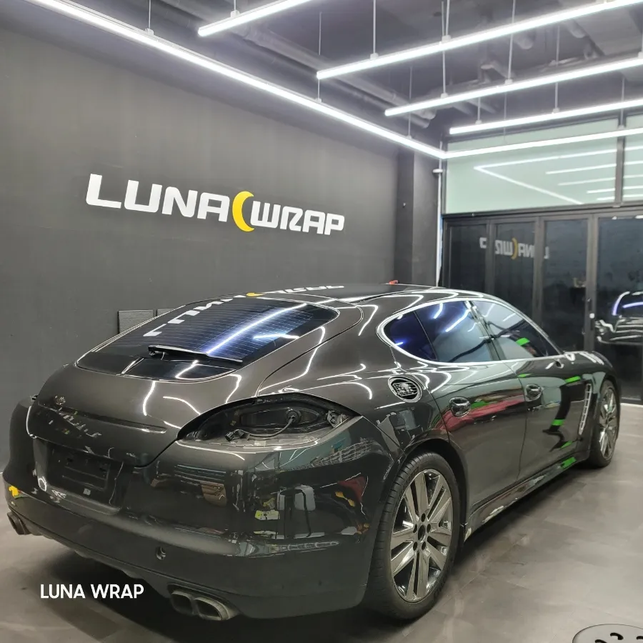 ポルシェ パナメーラ カーラッピング事例|マットブラックで高級感UP 施工写真 2-1