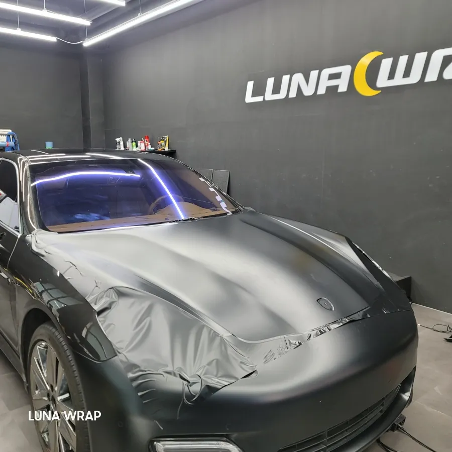 ポルシェ パナメーラ カーラッピング事例|マットブラックで高級感UP 施工写真 3-2