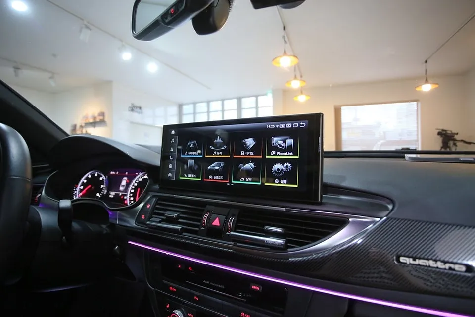 Audi A6のAndroid Auto・CarPlay取付事例 施工写真 4-1