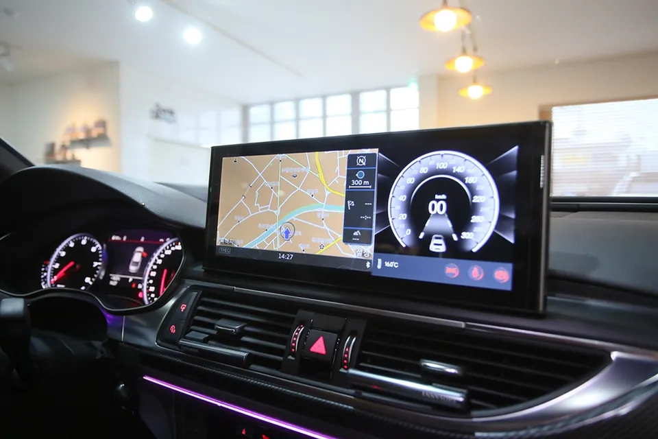 Audi A6のAndroid Auto・CarPlay取付事例 施工写真 2-2