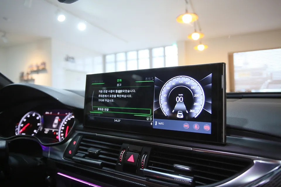 Audi A6のAndroid Auto・CarPlay取付事例 施工写真 3-2
