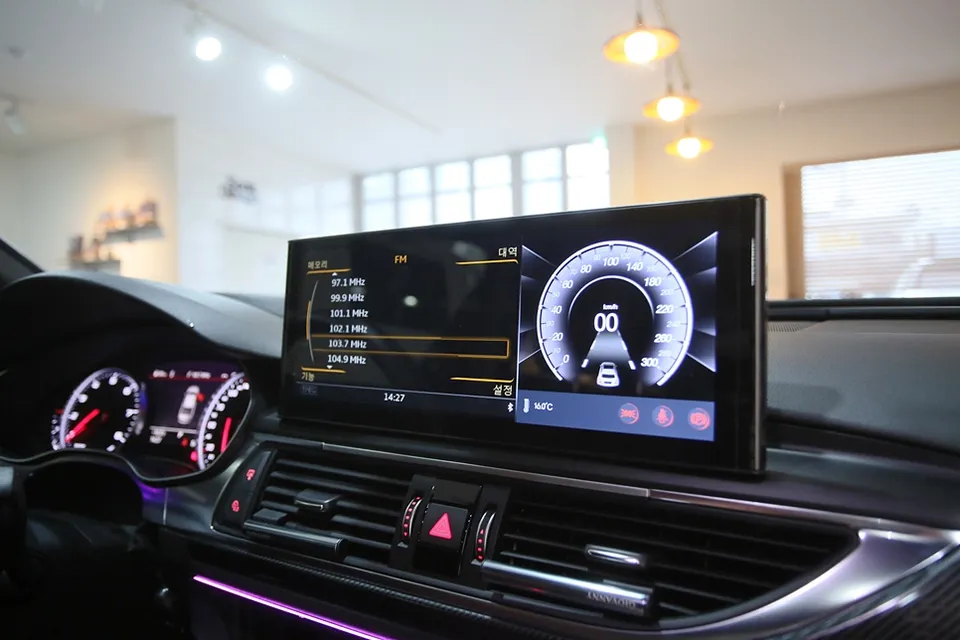 Audi A6のAndroid Auto・CarPlay取付事例 施工写真 4-2