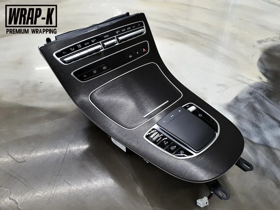 メルセデス・ベンツ Eクラス W213のカーラッピング事例 施工写真 3-3