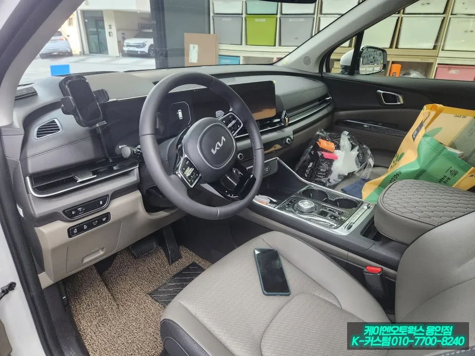 Kia Carnival KA4 ambient lighting - Kia Carnival KA4 Ambient Lighting Review — Cost & Results photo 3
