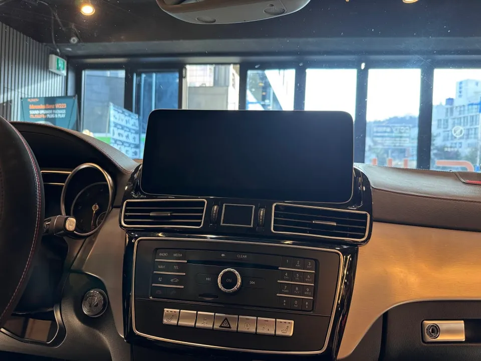 Mercedes-Benz GLE dashcam navi - Mercedes-Benz GLE Dashcam & Navigation Upgrade Review — Enhanced photo 3