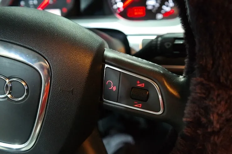 Audi A6 C7 steering wheel - Audi A6 C7 Custom Steering Wheel Upgrade: RS D-Cut Review photo 3