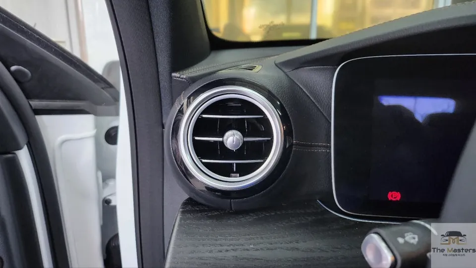 Mercedes-Benz E-Class W213 ambient lighting - Mercedes-Benz E-Class W213 Ambient Lighting Review photo 3