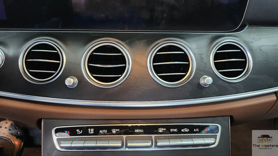 Mercedes-Benz E-Class W213 ambient lighting - Mercedes-Benz E-Class W213 Ambient Lighting Review photo 4
