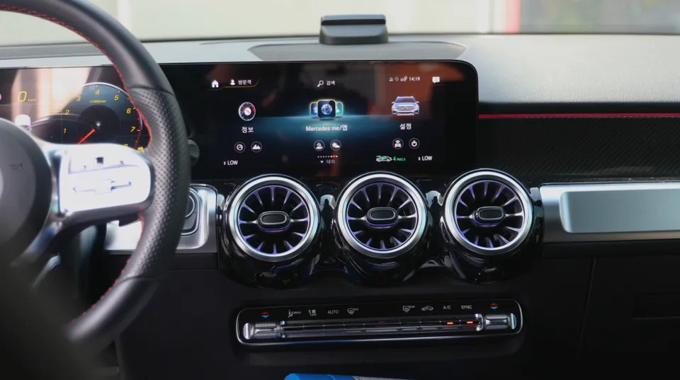 Mercedes-Benz GLB Ambient Lighting Upgrade Review photo 2