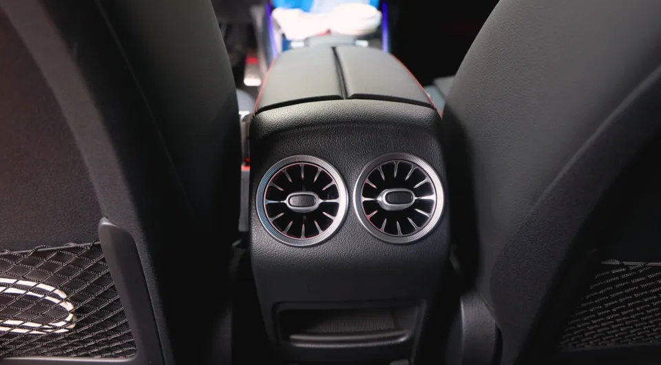 Mercedes-Benz GLB ambient lighting - Mercedes-Benz GLB Ambient Lighting Upgrade Review photo 4