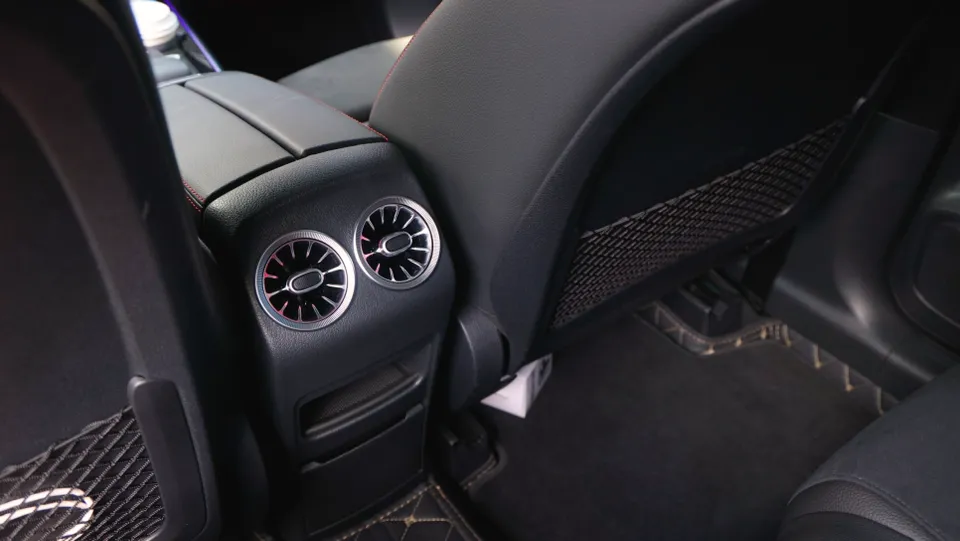 Mercedes-Benz GLB ambient lighting - Mercedes-Benz GLB Ambient Lighting Upgrade Review photo 5