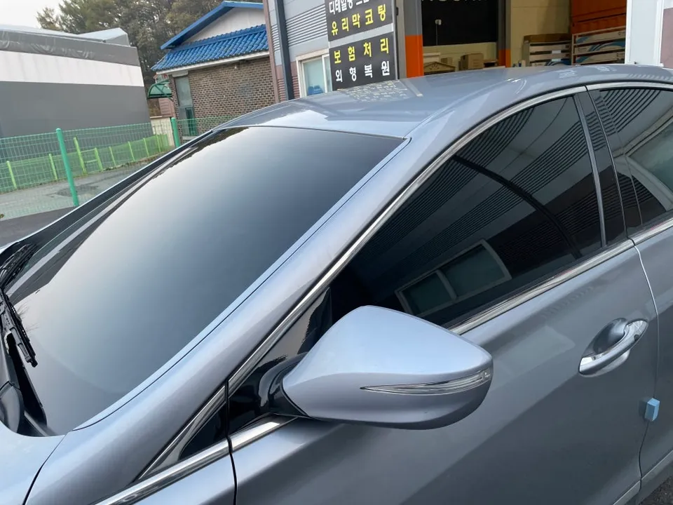 Hyundai Grandeur HGのカーフィルム施工事例｜費用目安・仕上がり 施工写真 2-2