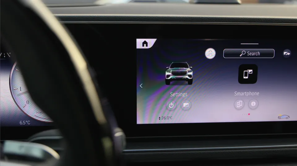Mercedes-BenzのAndroid Auto・CarPlay取付事例 施工写真 1-2