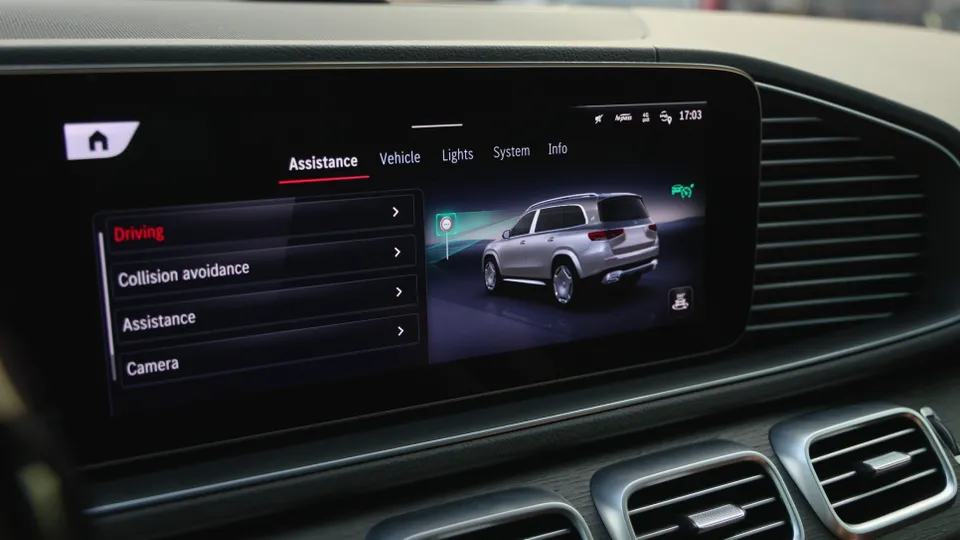 Mercedes-BenzのAndroid Auto・CarPlay取付事例 施工写真 3-2
