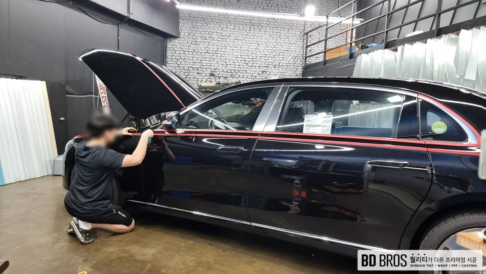 Mercedes-Benz Maybach S580のカーラッピング事例|費用目安・仕上がり 施工写真 2-2