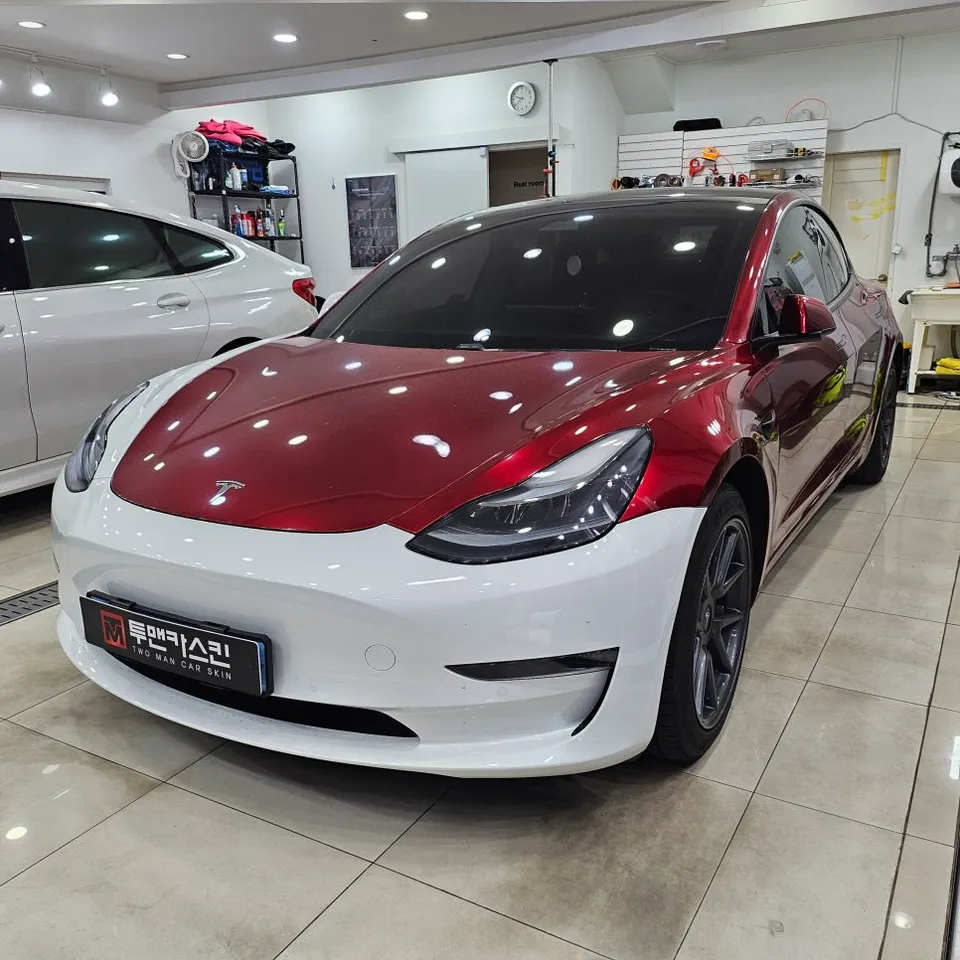 Tesla Model 3のカーラッピング事例｜2年使用後の剥離 施工写真 1-1