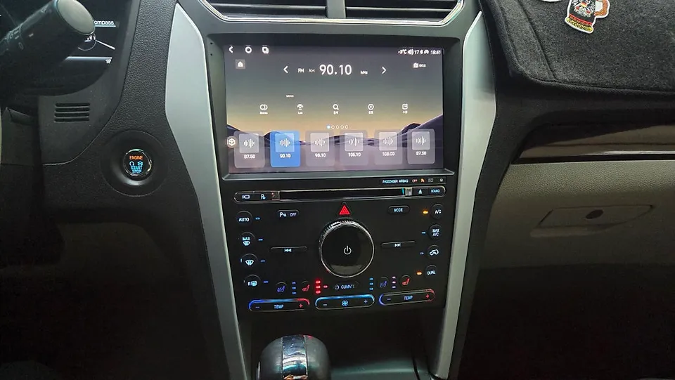 Ford ExplorerのAndroid Auto・CarPlay取付事例 施工写真 4-2