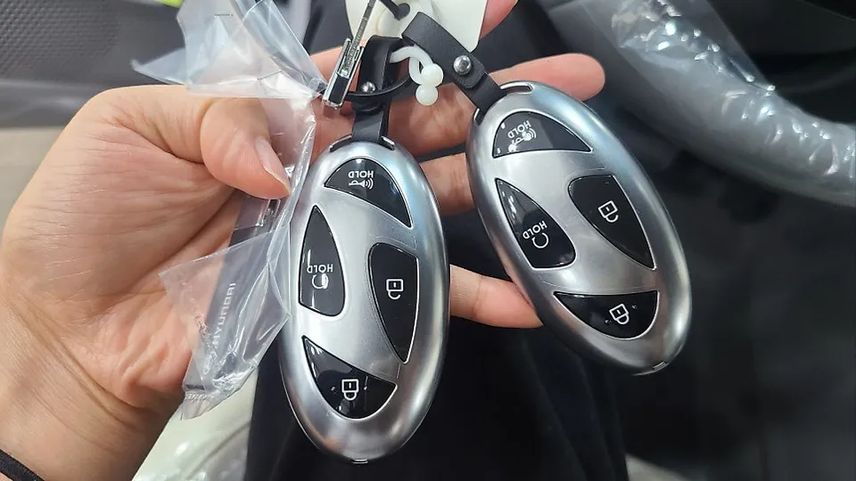 Hyundai Elantraのドライブレコーダー取付事例 施工写真 3-2