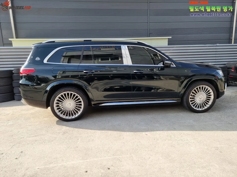 Mercedes-Benz GLS Maybachのホイールリペア・塗装事例 施工写真 3-2