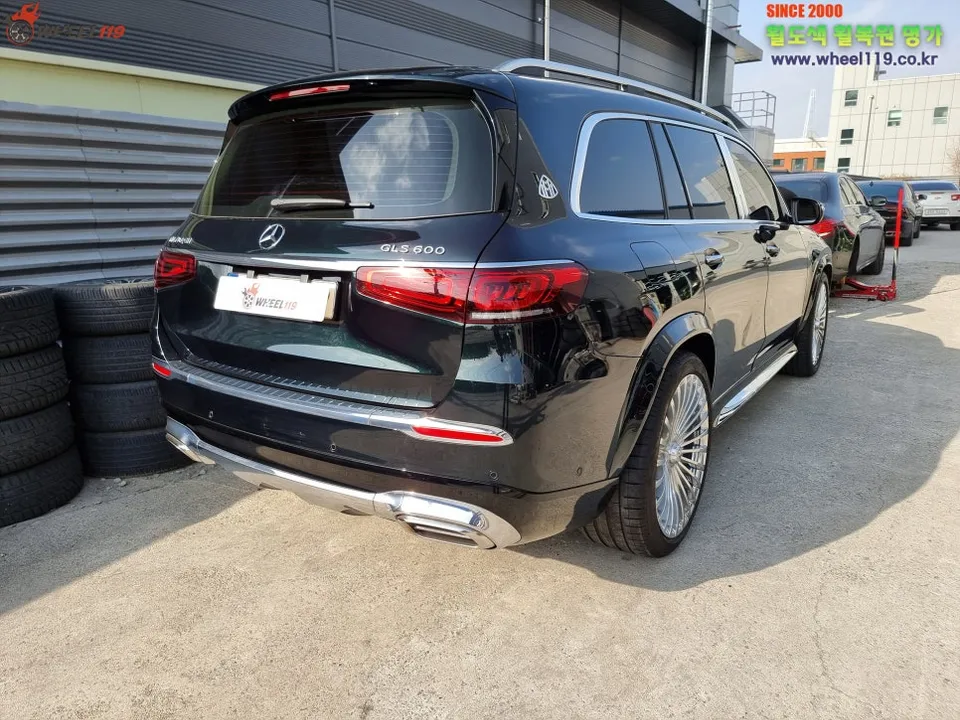 Mercedes-Benz GLS Maybachのホイールリペア・塗装事例 施工写真 4-2