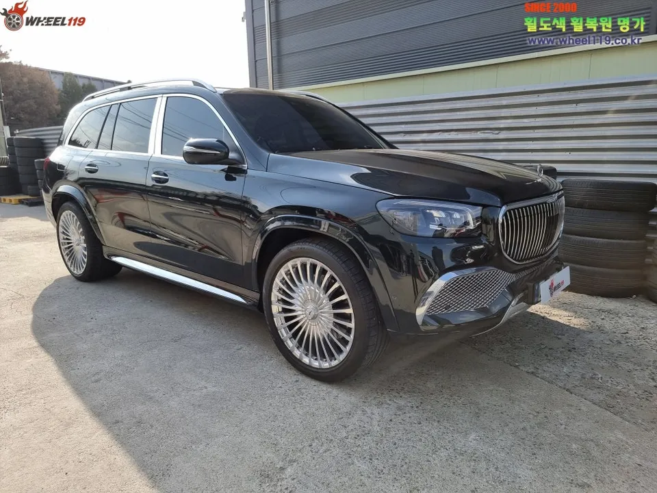 Mercedes-Benz GLS Maybachのホイールリペア・塗装事例 施工写真 1-3