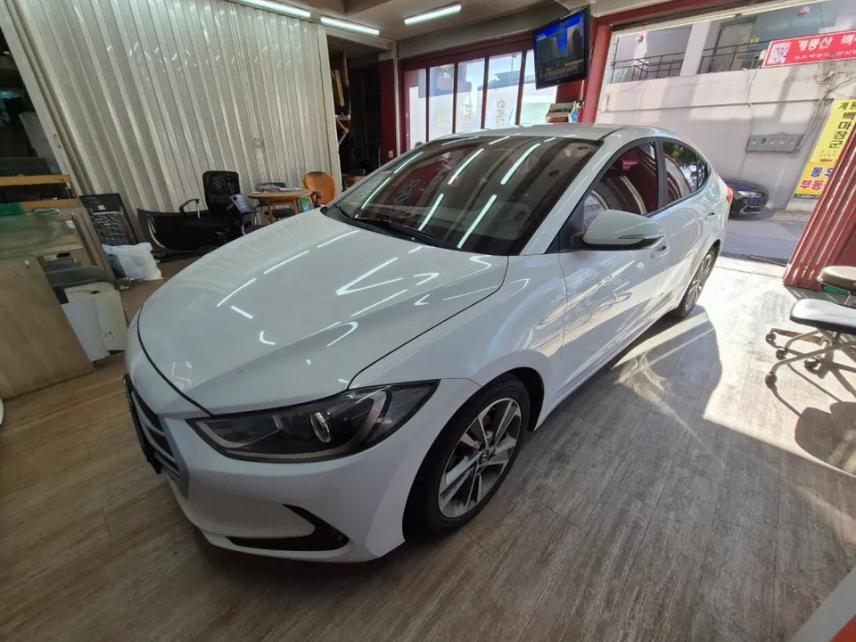 Hyundai Elantraのカーフィルム施工事例|費用目安・仕上がり 施工写真 3-1