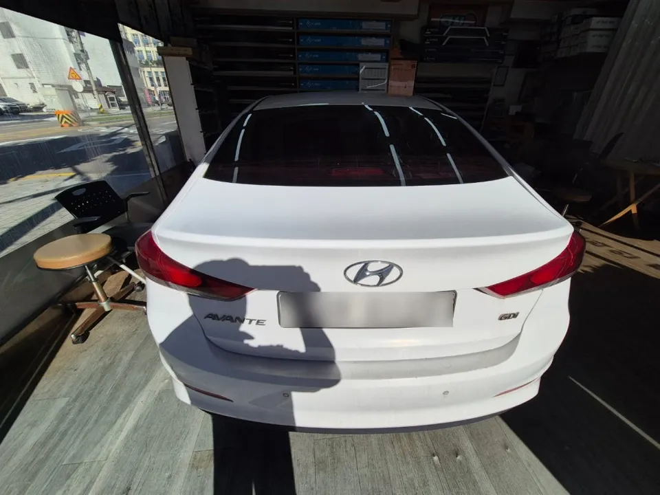 Hyundai Elantraのカーフィルム施工事例|費用目安・仕上がり 施工写真 4-1