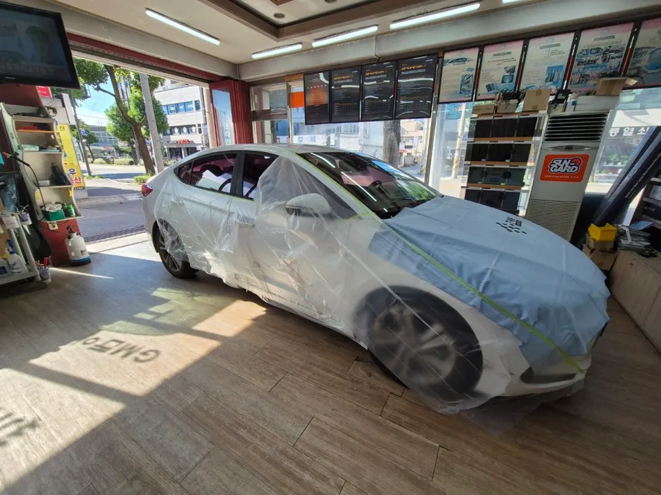 Hyundai Elantraのカーフィルム施工事例|費用目安・仕上がり 施工写真 2-2
