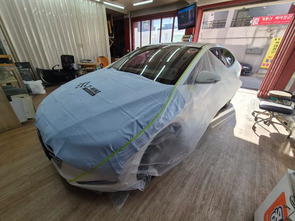 Hyundai Elantraのカーフィルム施工事例|費用目安・仕上がり 施工写真 3-2