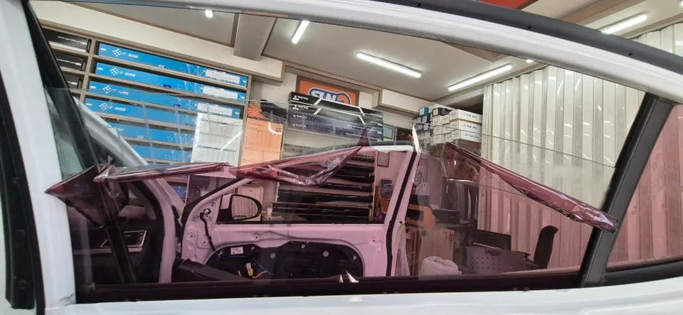 Hyundai Elantraのカーフィルム施工事例|費用目安・仕上がり 施工写真 4-2