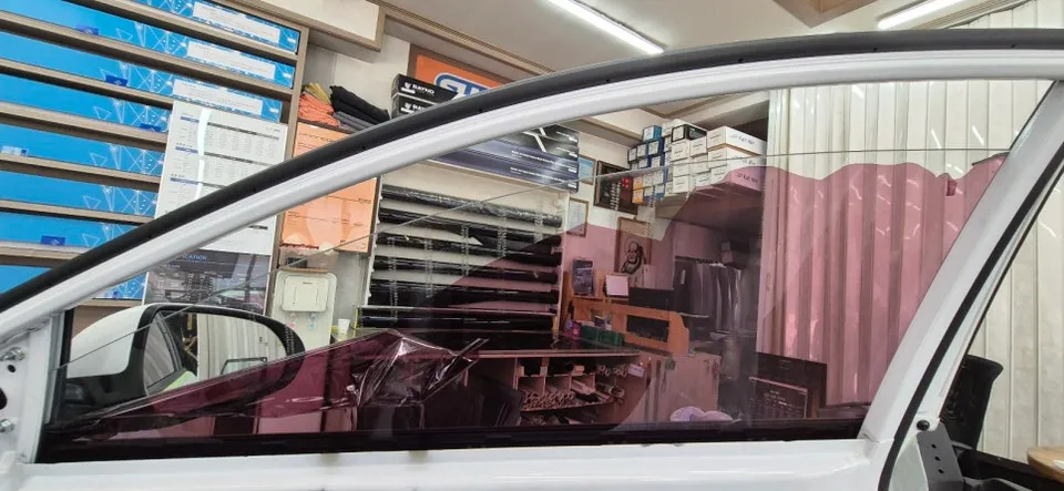 Hyundai Elantraのカーフィルム施工事例|費用目安・仕上がり 施工写真 1-3